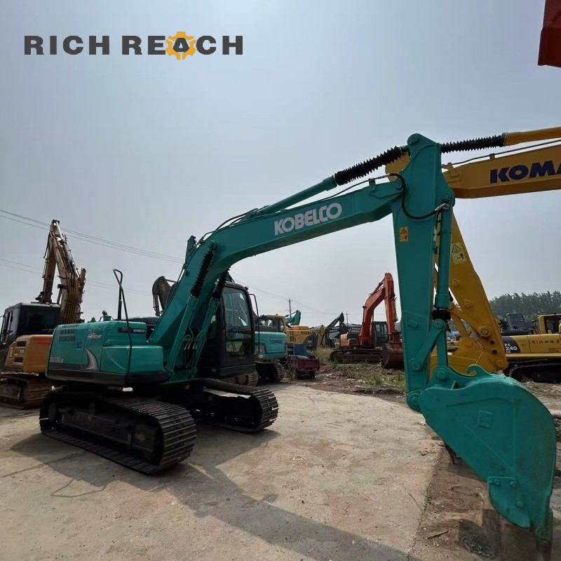 Bucket attachment of a 2017 Kobelco SK130 excavator, 13-ton used excavator for $20,833